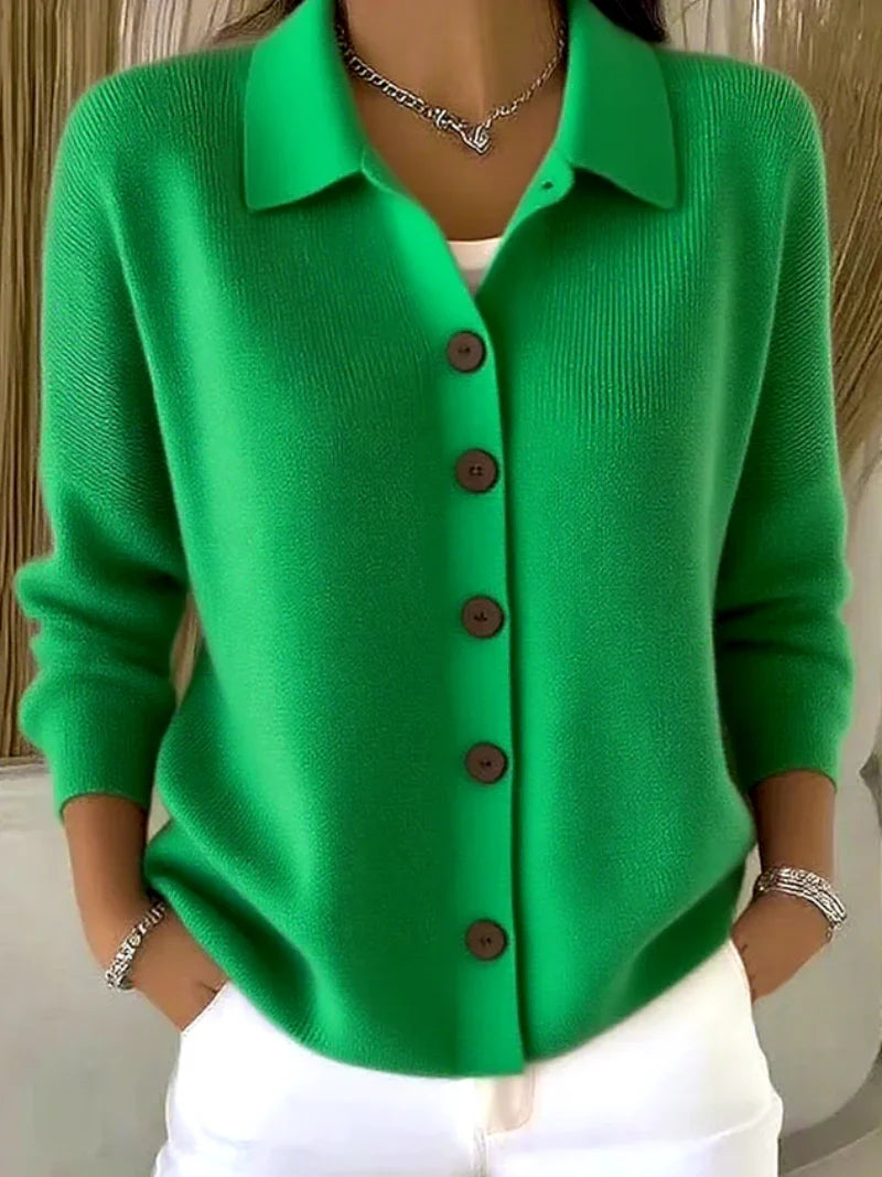 Mila - Knitted blouse with buttons