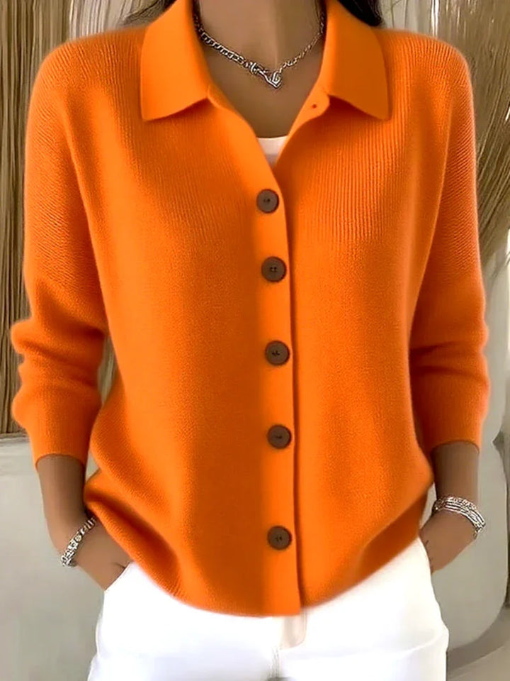 Mila - Knitted blouse with buttons