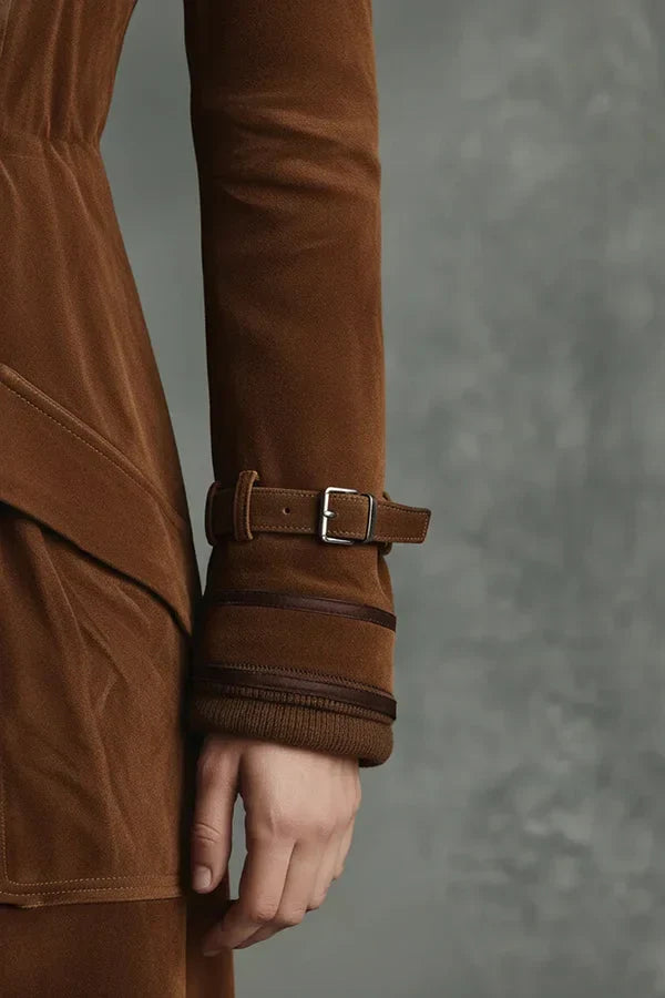Elegant Trench Coat with Lapels and Pockets