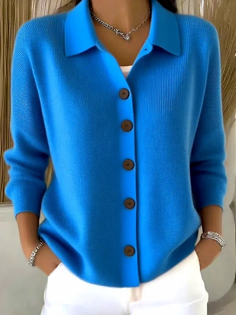 Mila - Knitted blouse with buttons