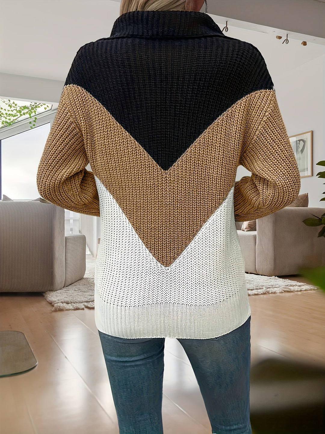 Laura – Sweater with zipper closure