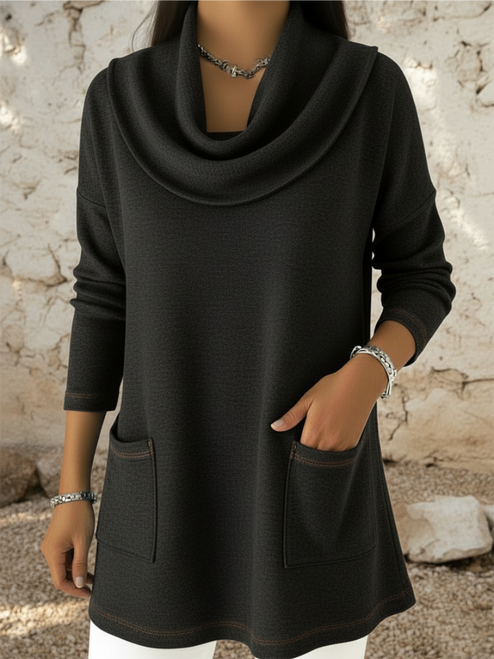 Sofie – Sweater with turtleneck and front pockets