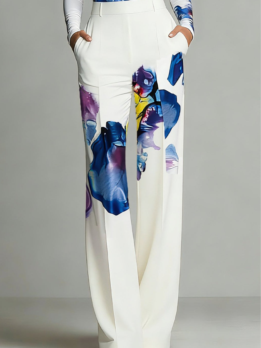 Crew-neck top and pants set side view