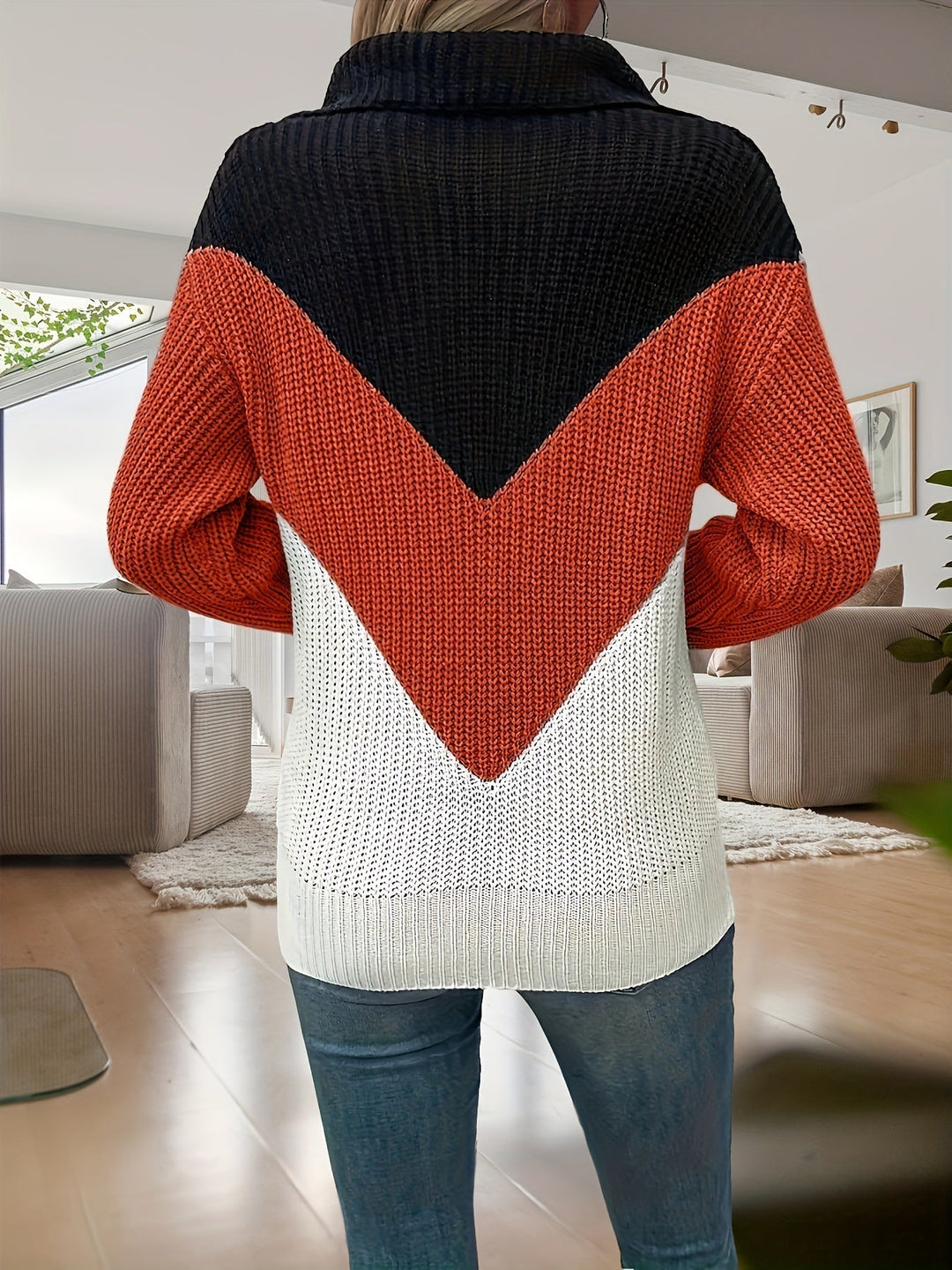 Laura – Sweater with zipper closure
