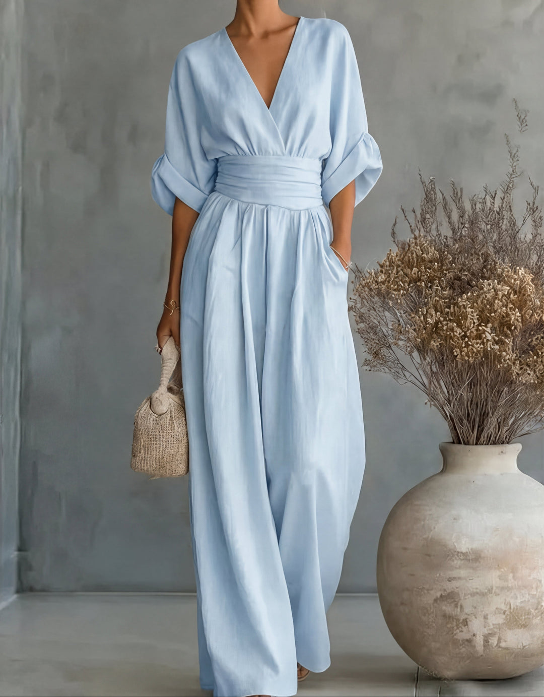 Daniela - Elegant jumpsuit with a V-neck and wide legs