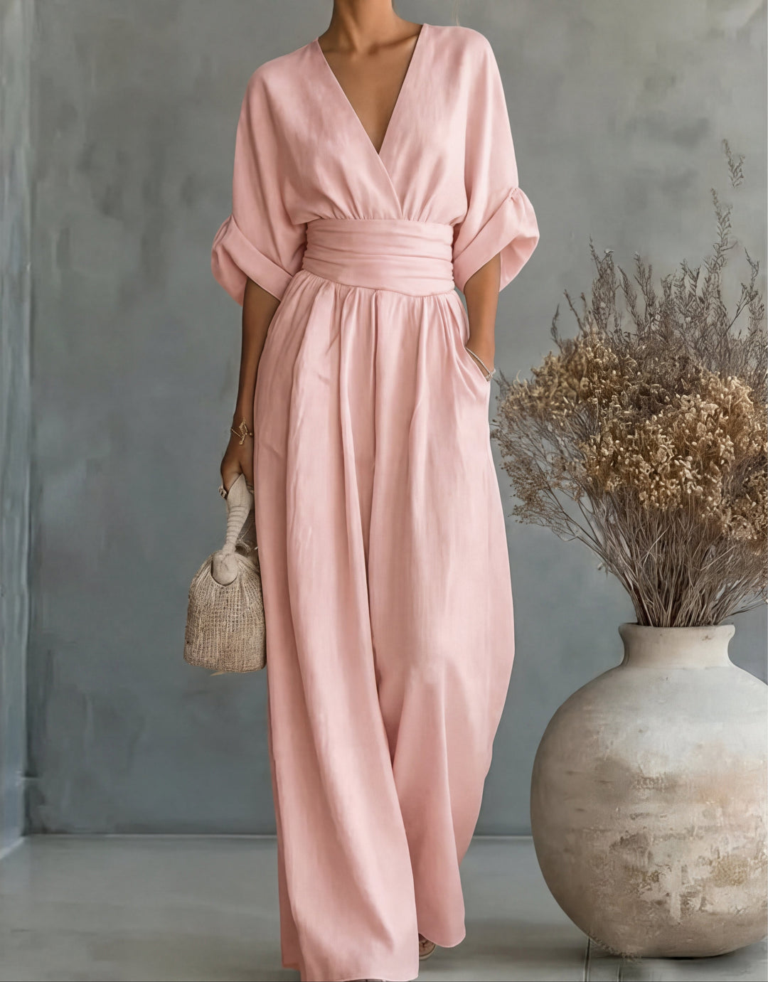 Daniela - Elegant jumpsuit with a V-neck and wide legs