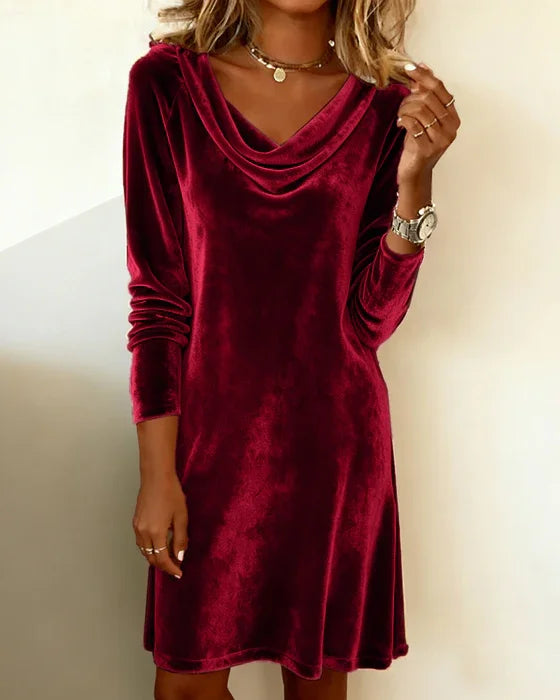 Serena – Luxurious, supple velvet dress