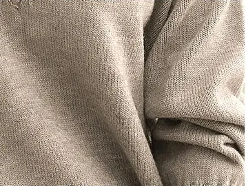Polly - Plain V-neck sweater – loose-fitting